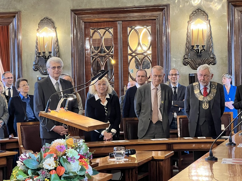 Brązowe medale „Cracoviae Merenti” dla profesorów